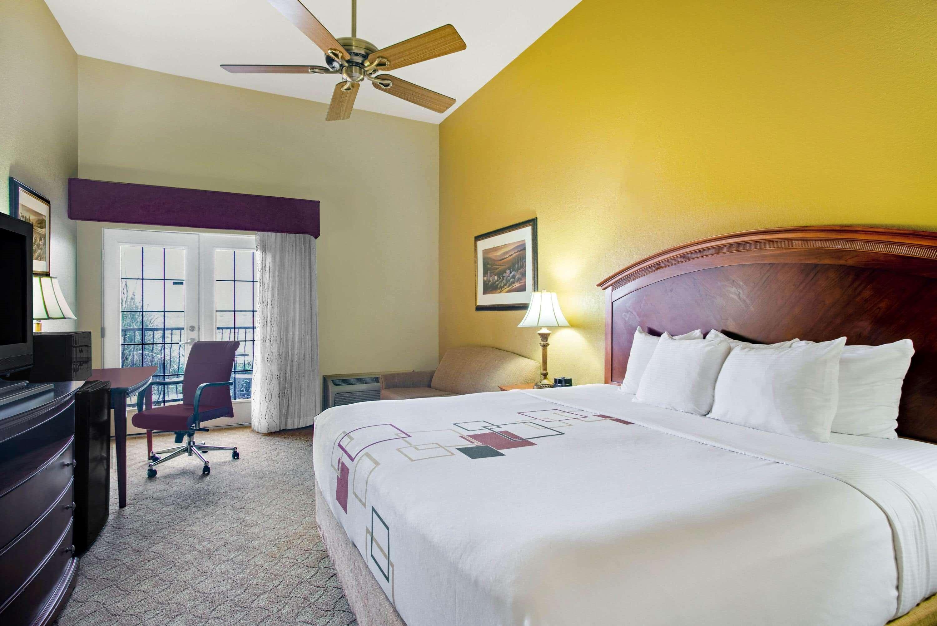 La Quinta By Wyndham Marble Falls Bagian luar foto