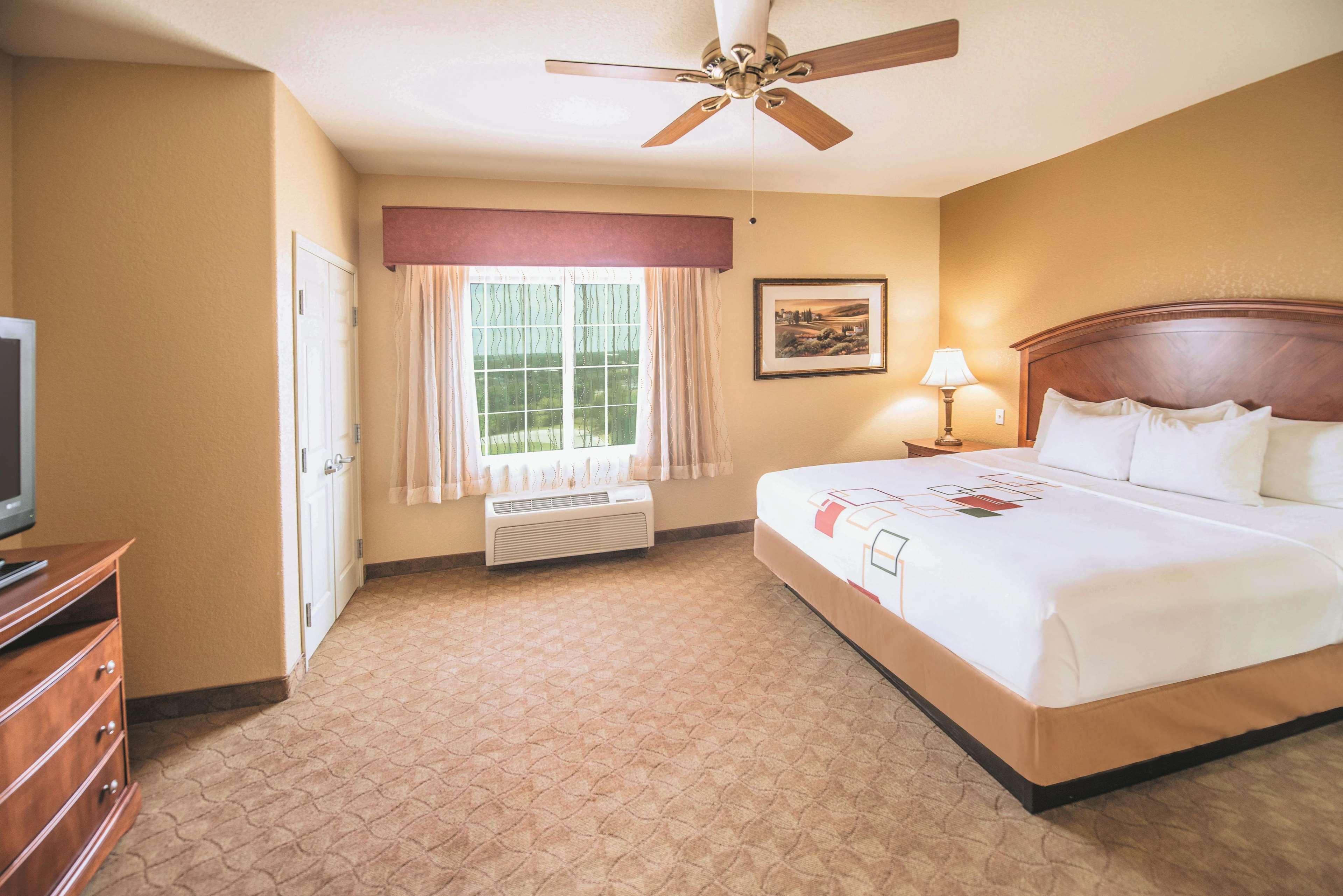 La Quinta By Wyndham Marble Falls Bagian luar foto