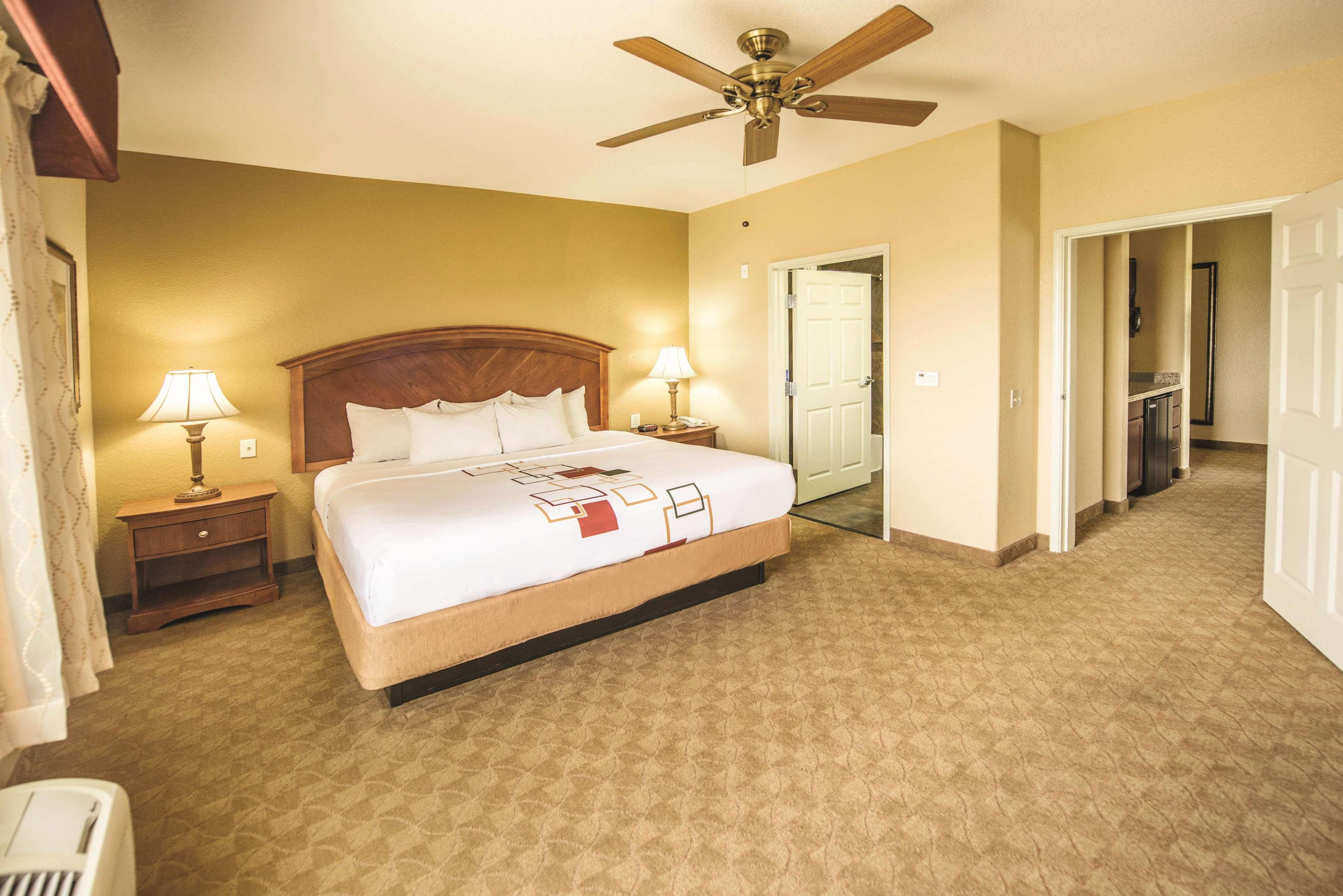 La Quinta By Wyndham Marble Falls Bagian luar foto