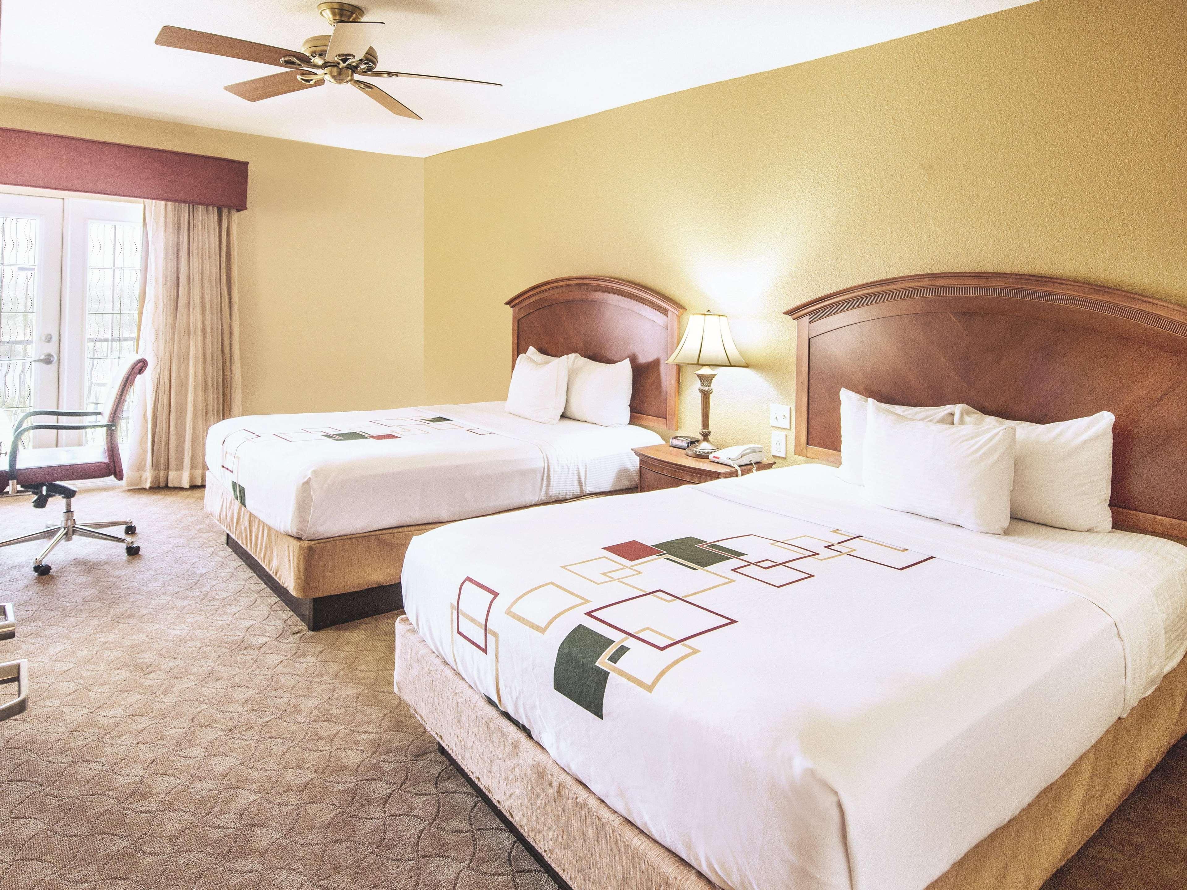La Quinta By Wyndham Marble Falls Bagian luar foto