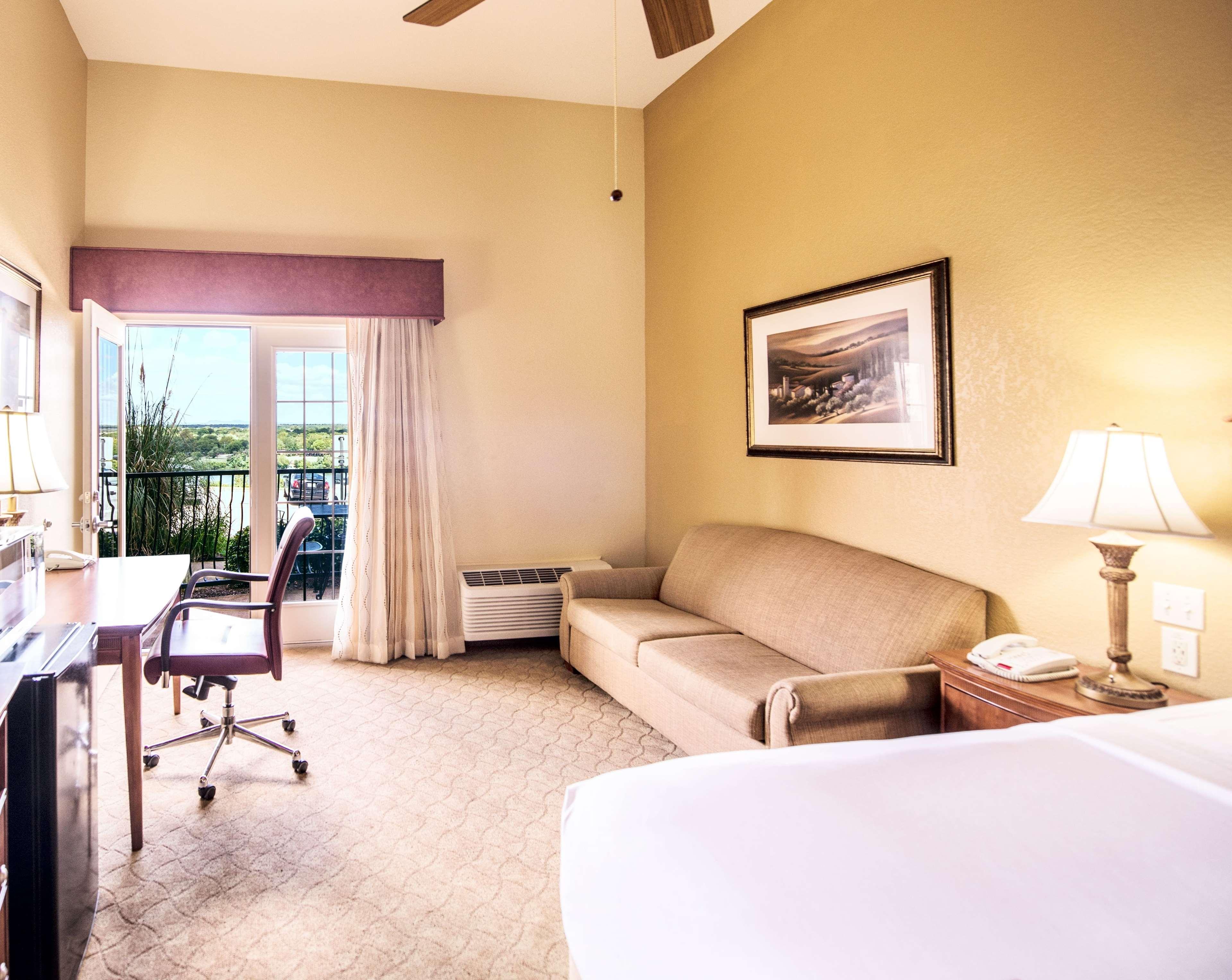 La Quinta By Wyndham Marble Falls Bagian luar foto