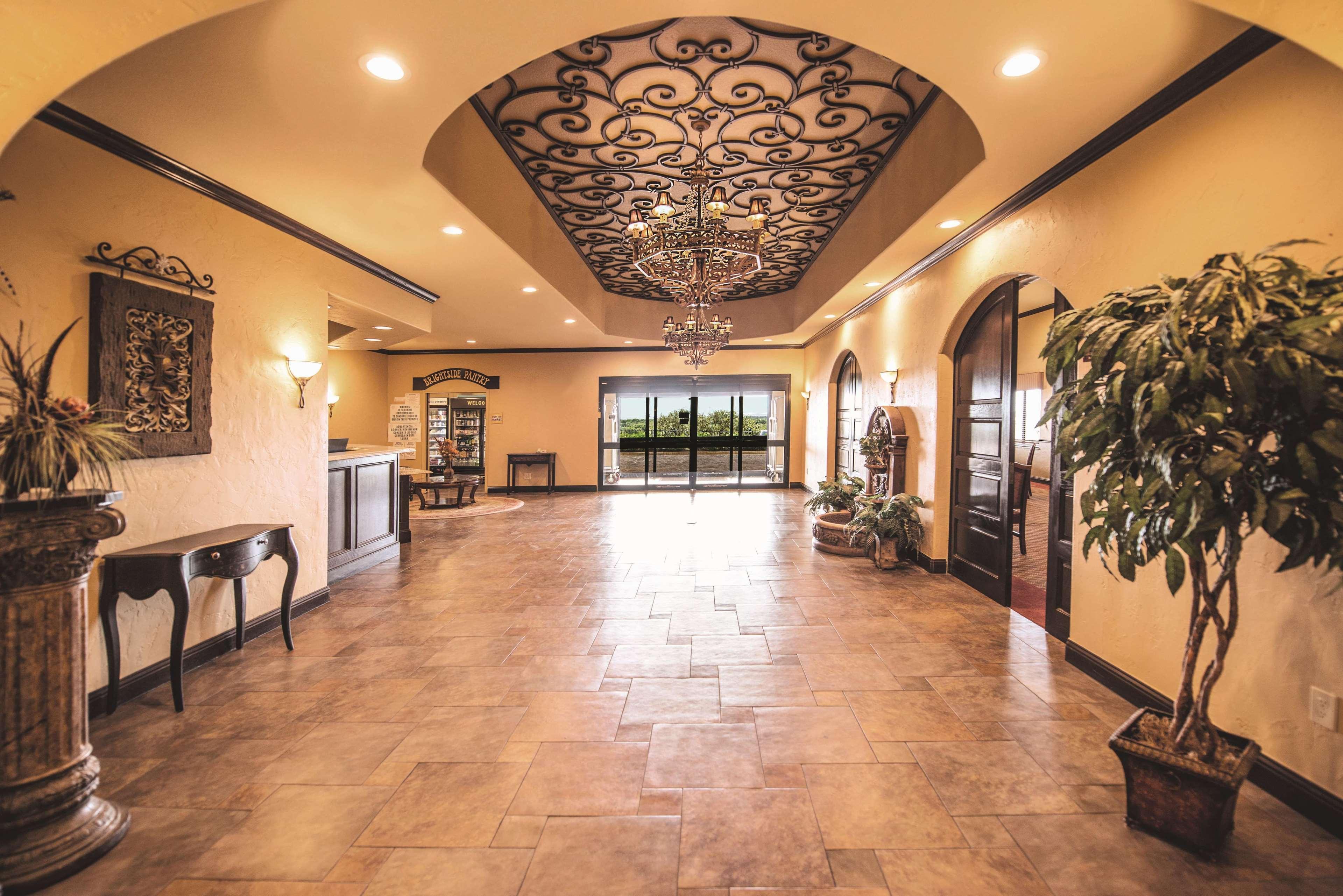 La Quinta By Wyndham Marble Falls Bagian luar foto