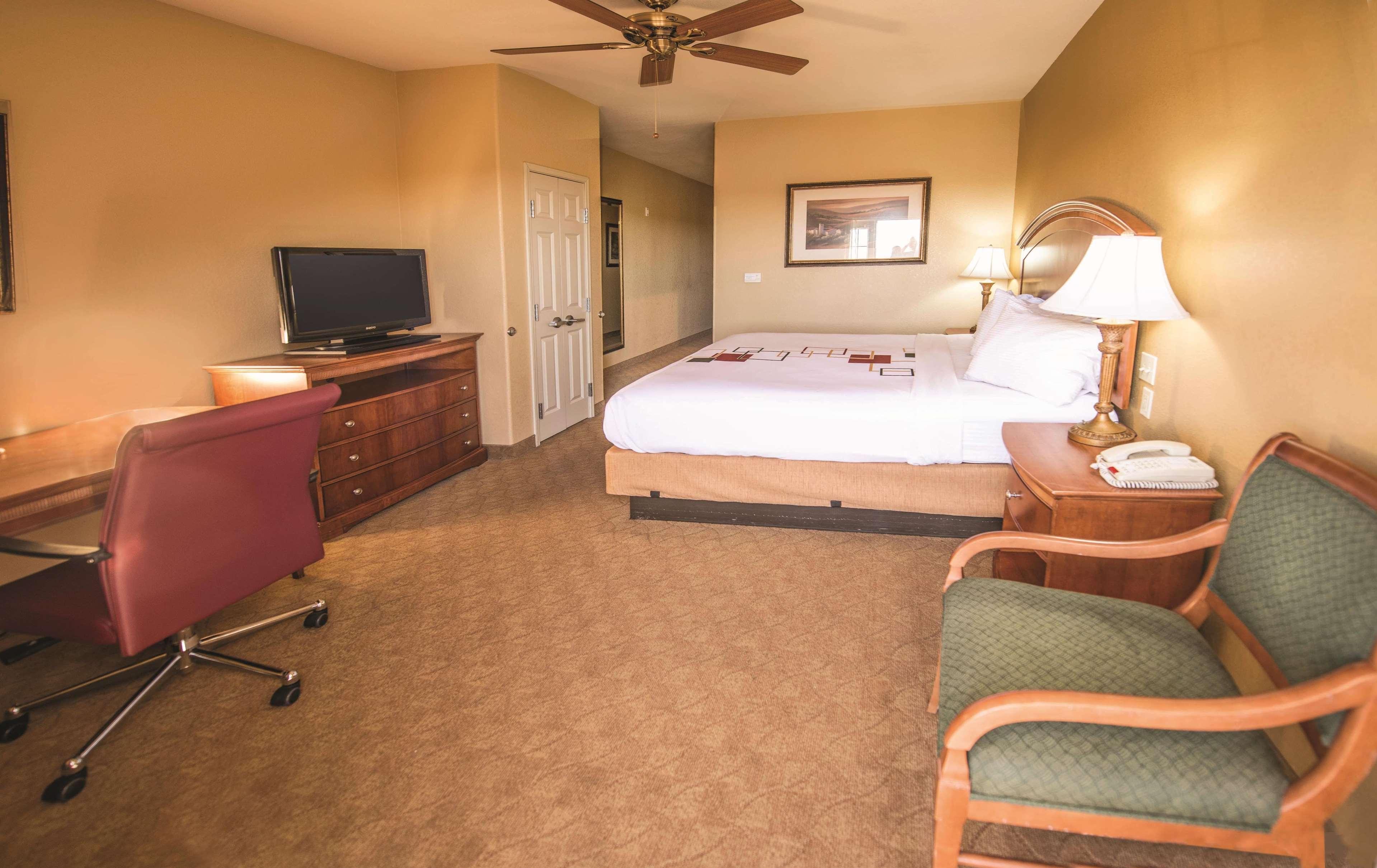 La Quinta By Wyndham Marble Falls Bagian luar foto