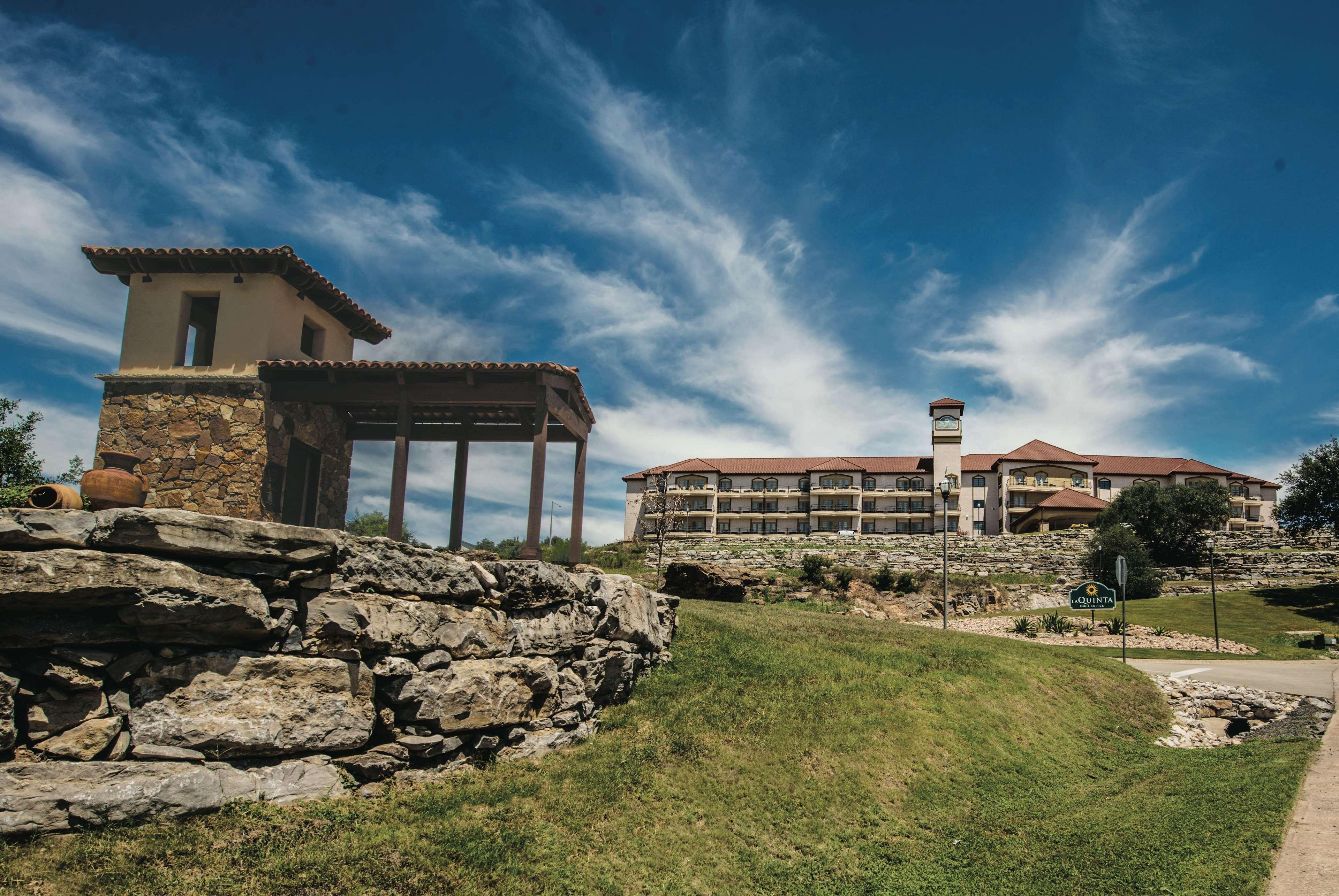 La Quinta By Wyndham Marble Falls Bagian luar foto