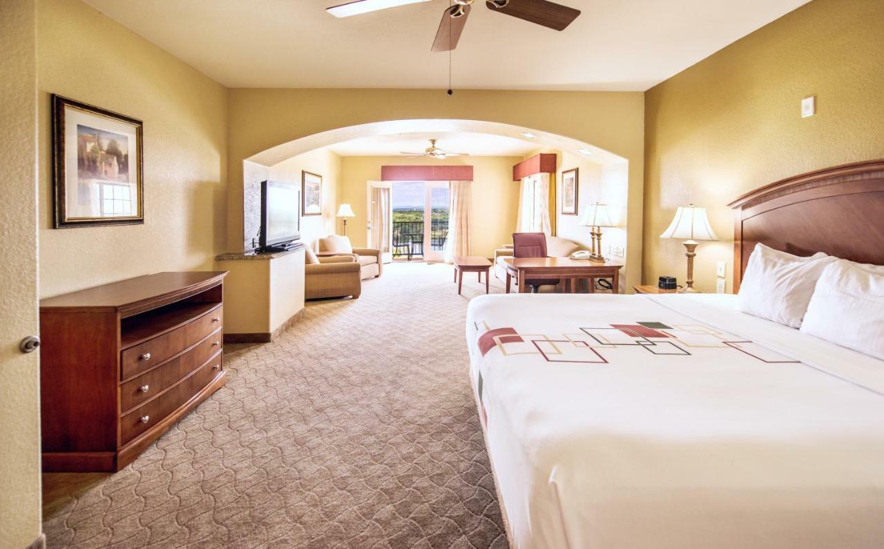 La Quinta By Wyndham Marble Falls Bagian luar foto