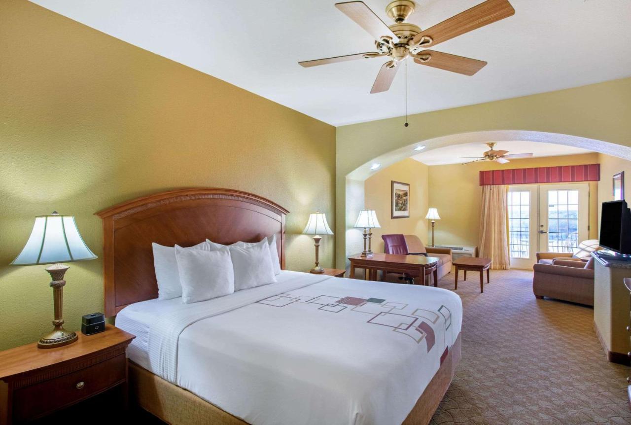 La Quinta By Wyndham Marble Falls Bagian luar foto